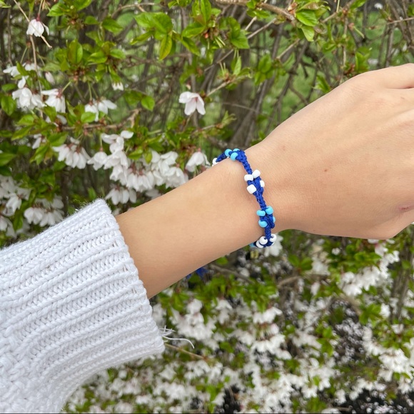 Beaded Flower Friendship Bracelet - Picture 2 of 6
